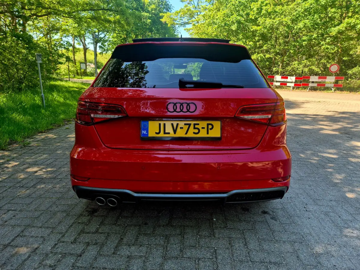 35 TFSI S Line black line . Panoramadak . Matrix .