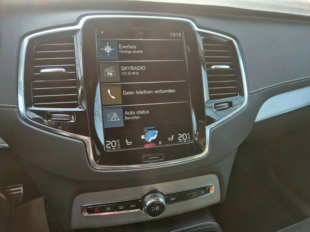 2.0 T8 Recharge AWD R-Design . 22 inch . Camera