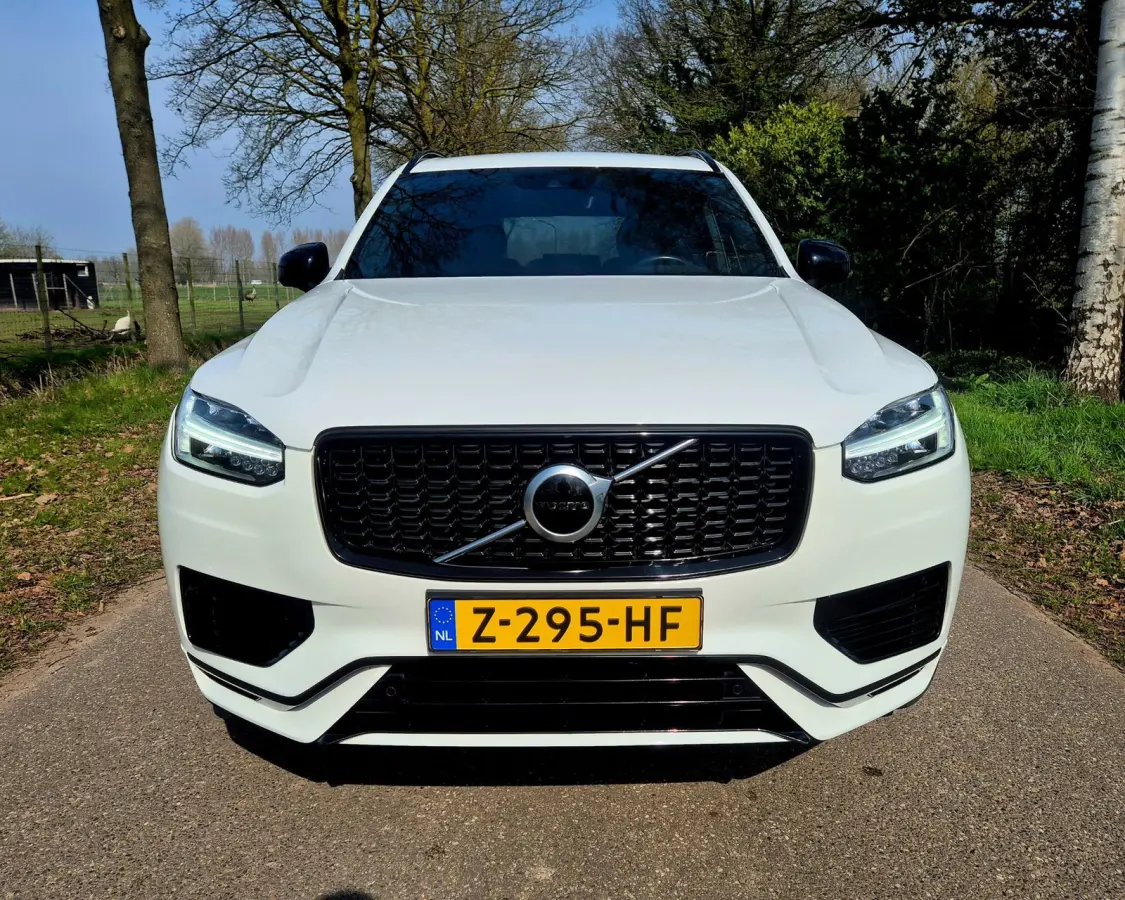 2.0 T8 Recharge AWD R-Design . 22 inch . Camera