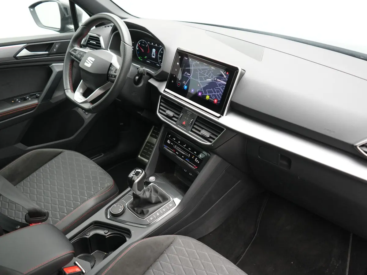 1.4 TSI e-Hybrid FR Business Intense PHEV 245pk Dealer O.H. | Trekhaak Af Fabriek | Panodak | Adaptive Cruise | 360 Camera | Sportstoelen Memory & Verwarmd | Keyless | Blis | Stuur Verwarmd 