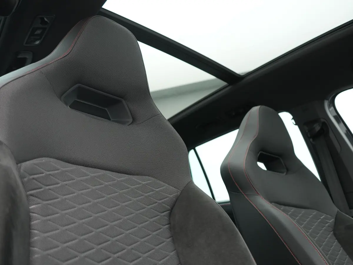 1.4 TSI e-Hybrid FR Business Intense PHEV 245pk Dealer O.H. | Trekhaak Af Fabriek | Panodak | Adaptive Cruise | 360 Camera | Sportstoelen Memory & Verwarmd | Keyless | Blis | Stuur Verwarmd 