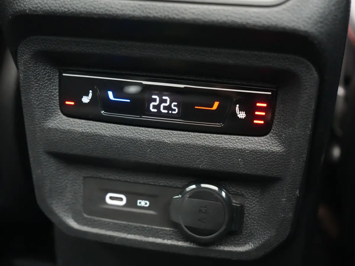 1.4 TSI e-Hybrid FR Business Intense PHEV 245pk Dealer O.H. | Trekhaak Af Fabriek | Panodak | Adaptive Cruise | 360 Camera | Sportstoelen Memory & Verwarmd | Keyless | Blis | Stuur Verwarmd 