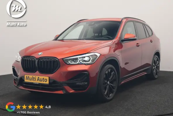 xDrive25e Sportline PHEV 221pk Dealer O.H | Trekhaak Afn. | Camera | Harman / Kardon | Head Up | Sporstoelen Verwarmd | Cruise Control | Carplay | Sfeerverlichting | Navigatie | DAB | 18"L.M