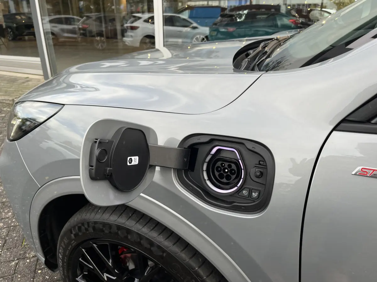 2.5 PHEV ST-Line X Black Package 243pk e-CVT Automaat | Full Options | Black Package | E-Trekhaak | Coast-to-Coast Matrix LED |