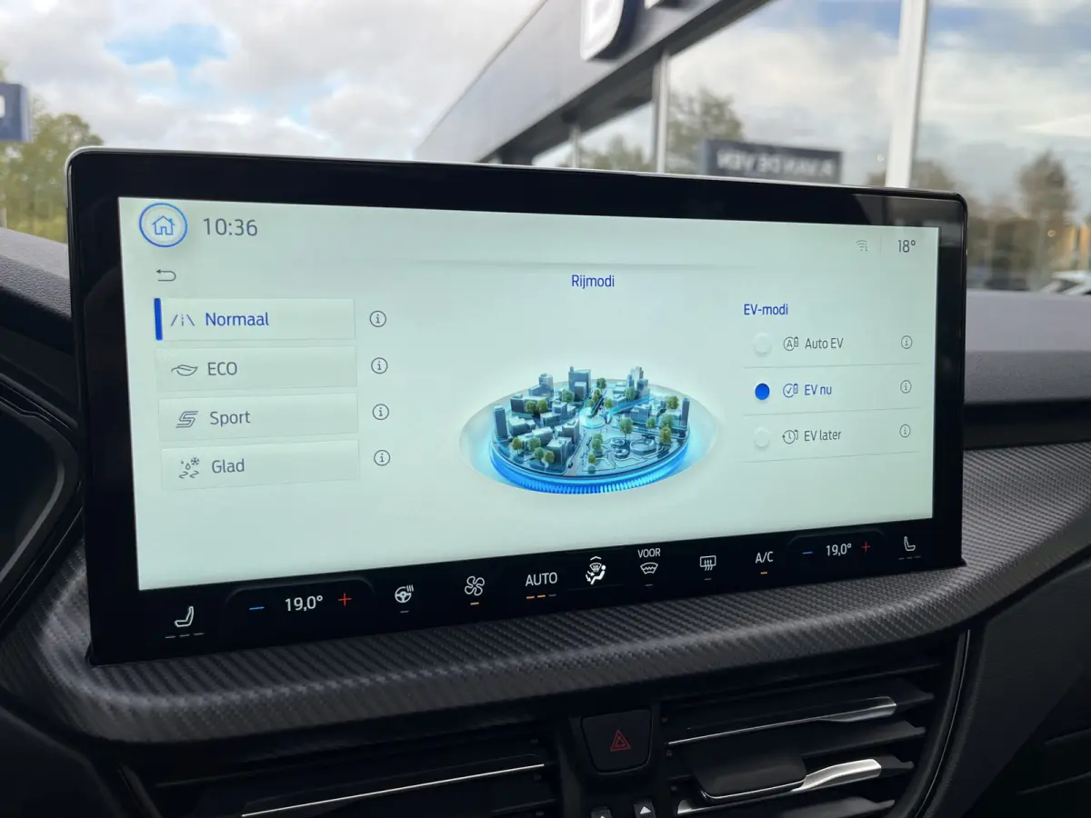 2.5 PHEV ST-Line X Black Package 243pk e-CVT Automaat | Full Options | Black Package | E-Trekhaak | Coast-to-Coast Matrix LED |