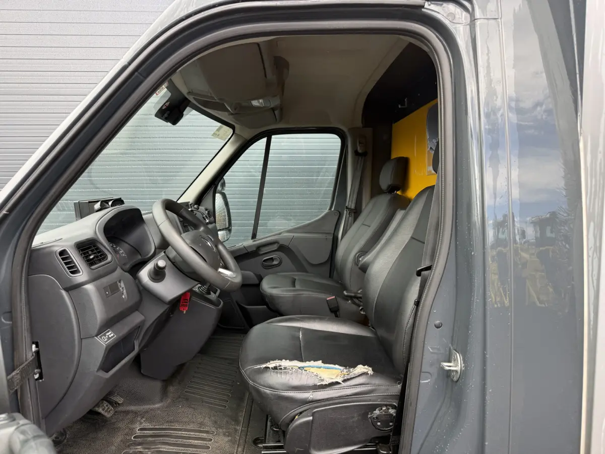 Plancher T35 2.3 DCI 150PK Automaat Bakwagen Airco Cruise Control Camera Parkeersensoren Foodtruck Meubelbak Frietkar Paardenwagen