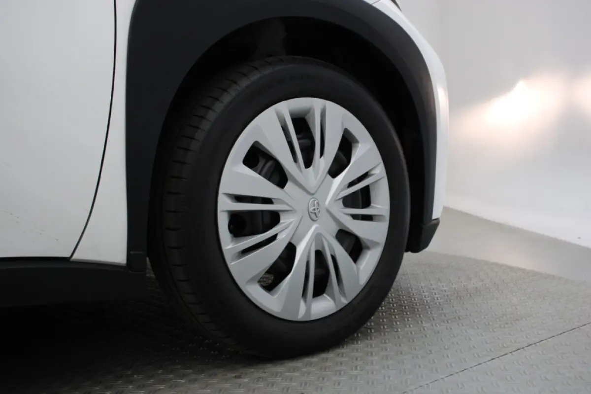 1.0 VVT-i Silence - Adaptive Cruise, Airco