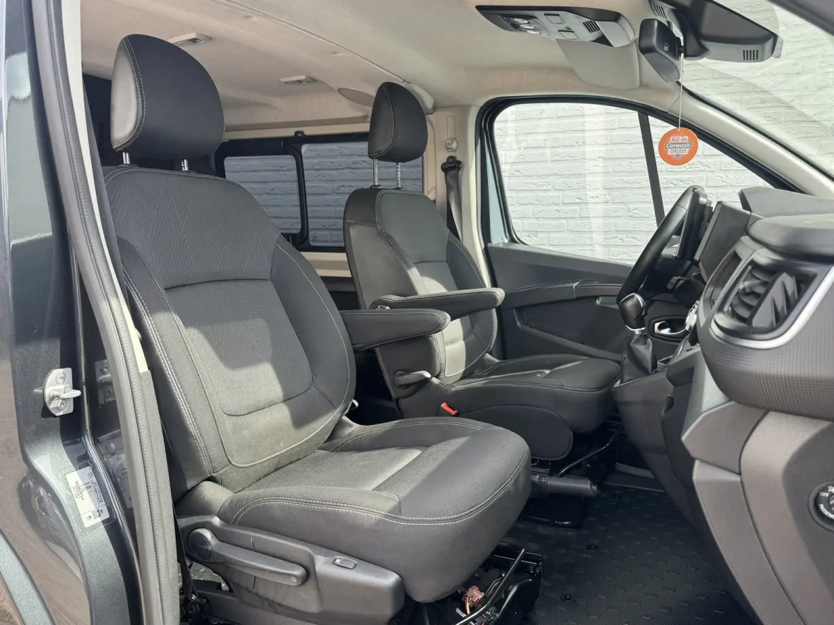 2.0 dCi 170 T29 L2H1 DC Luxe Trekhaak Camera Led Verwarmde stoelen CarPlay