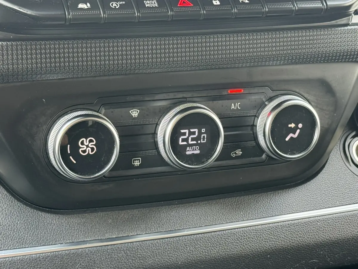 2.0 dCi 170 T29 L2H1 DC Luxe Trekhaak Camera Led Verwarmde stoelen CarPlay