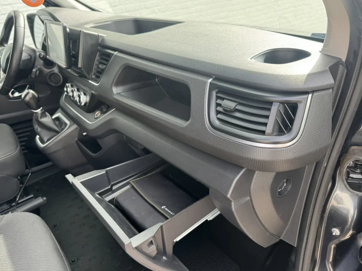 2.0 dCi 170 T29 L2H1 DC Luxe Trekhaak Camera Led Verwarmde stoelen CarPlay