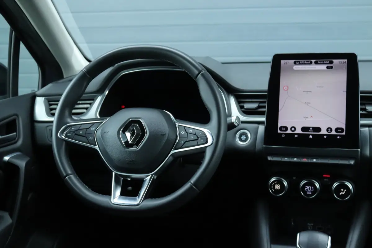 1.6 E-Tech Plug-in Hybrid / Carplay / Camera