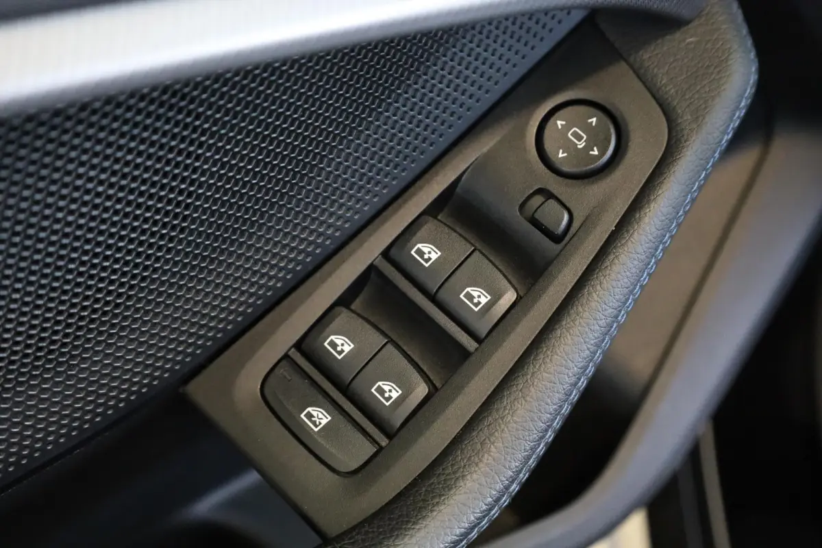 118i Executive | M Sport | Live Cockpit Professional | Stoelverwarming | Apple Carplay/Android Auto