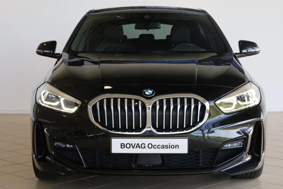 118i Executive | M Sport | Live Cockpit Professional | Stoelverwarming | Apple Carplay/Android Auto