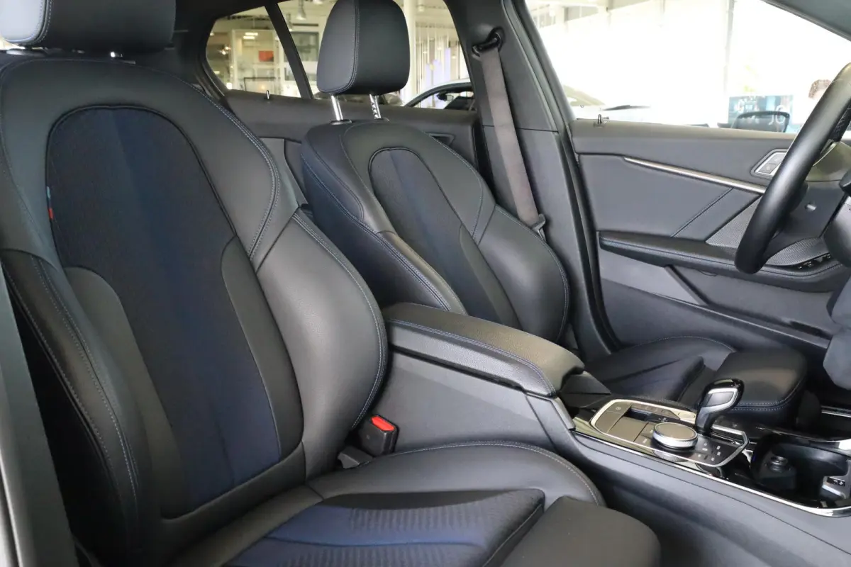 118i Executive | M Sport | Live Cockpit Professional | Stoelverwarming | Apple Carplay/Android Auto