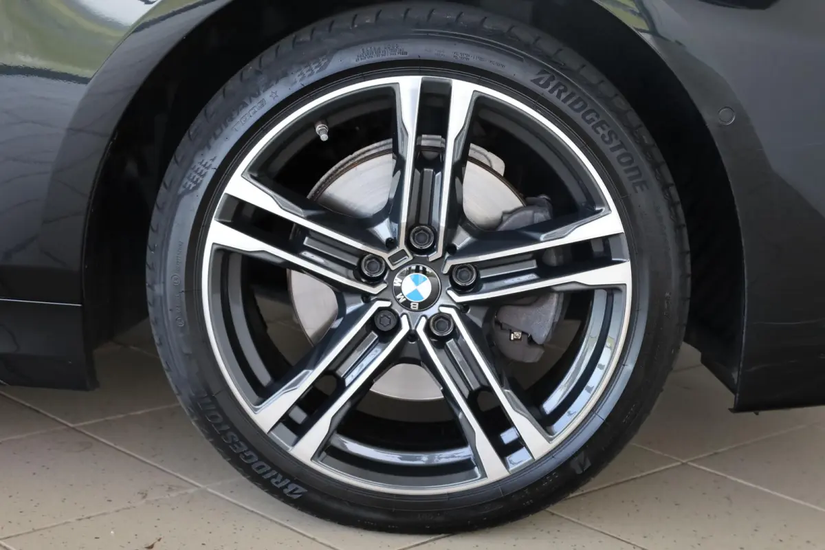 118i Executive | M Sport | Live Cockpit Professional | Stoelverwarming | Apple Carplay/Android Auto