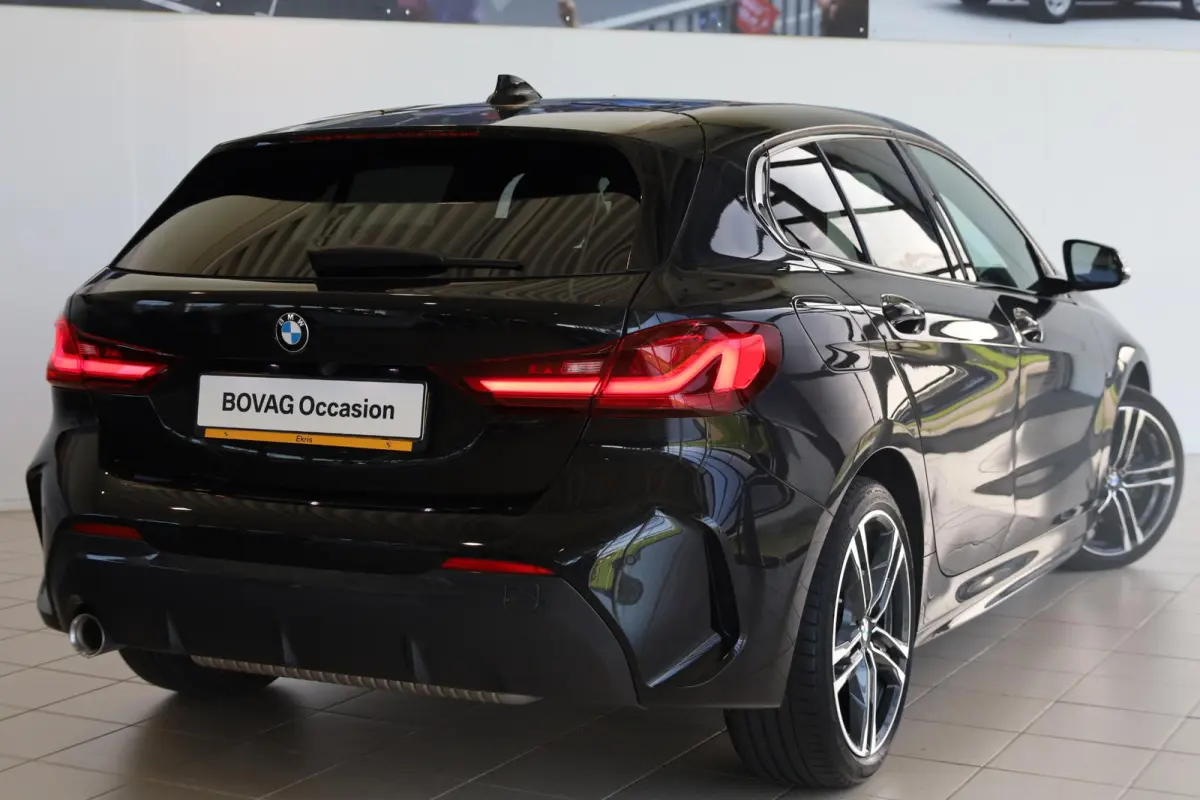 118i Executive | M Sport | Live Cockpit Professional | Stoelverwarming | Apple Carplay/Android Auto