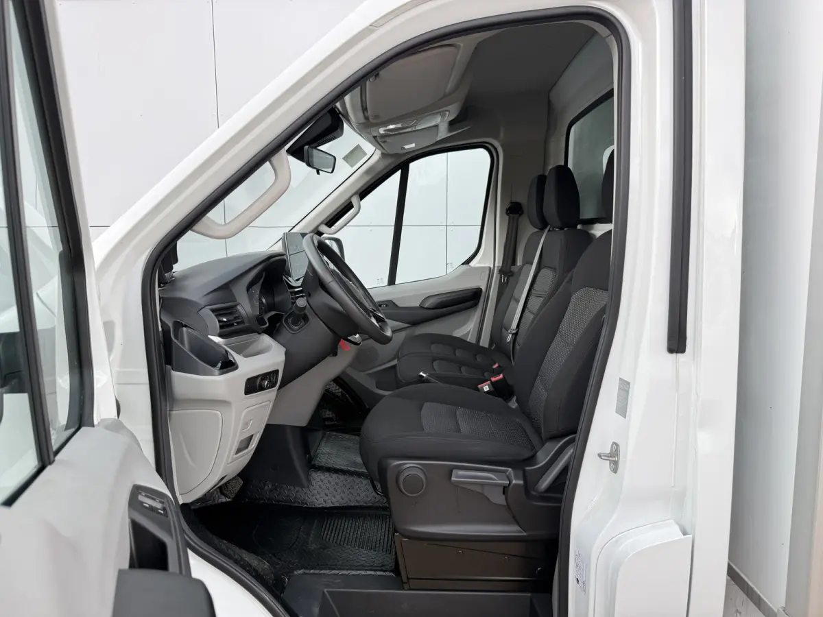 65kWh 204PK Elektrisch! 171km WLTP Elektrische Bakwagen Achterdeuren Airco ACC Carplay Camera Parkeersensoren Voor Meubelbak Koffer
