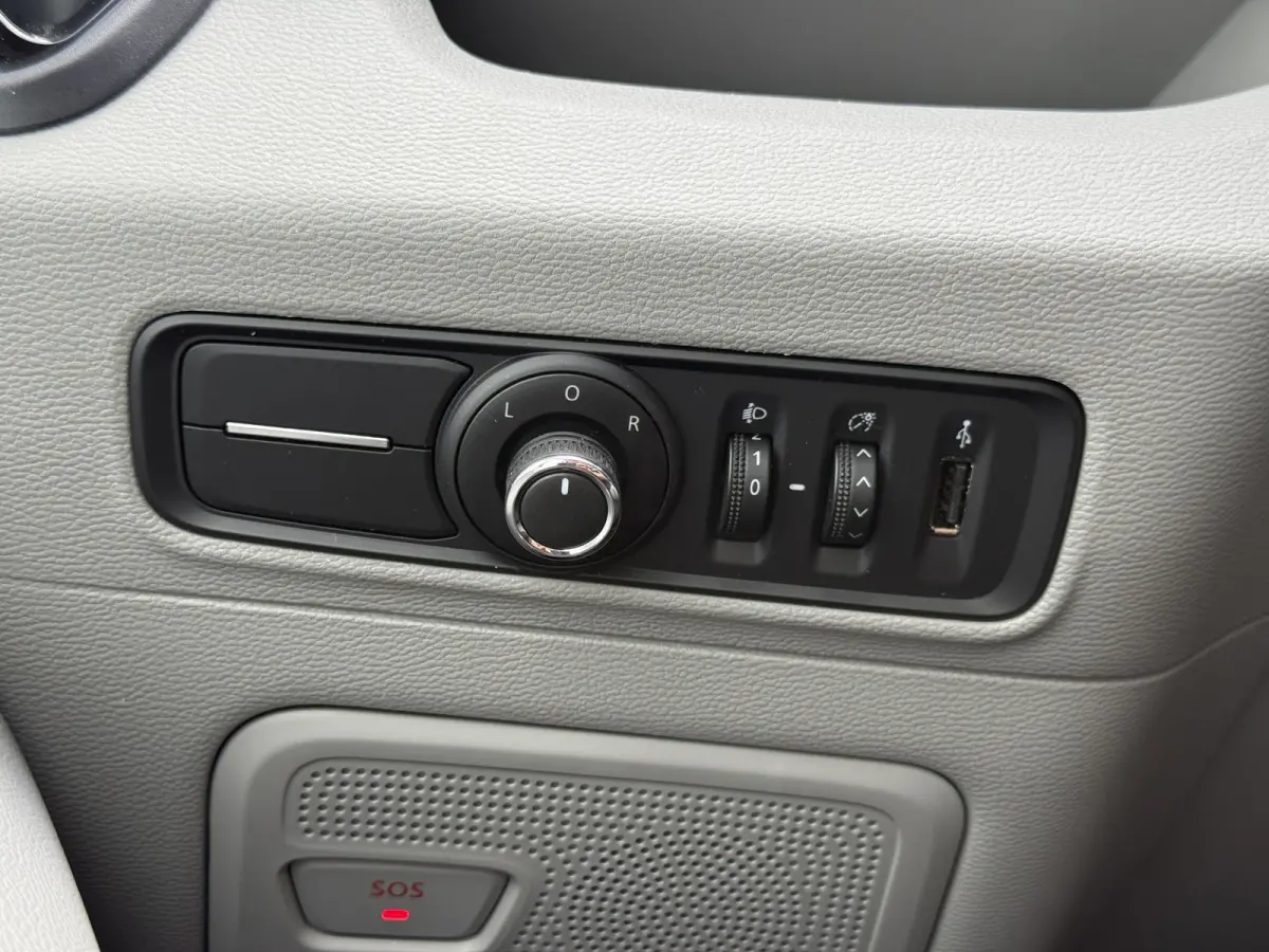 65kWh 204PK Elektrisch! 171km WLTP Elektrische Bakwagen Achterdeuren Airco ACC Carplay Camera Parkeersensoren Voor Meubelbak Koffer