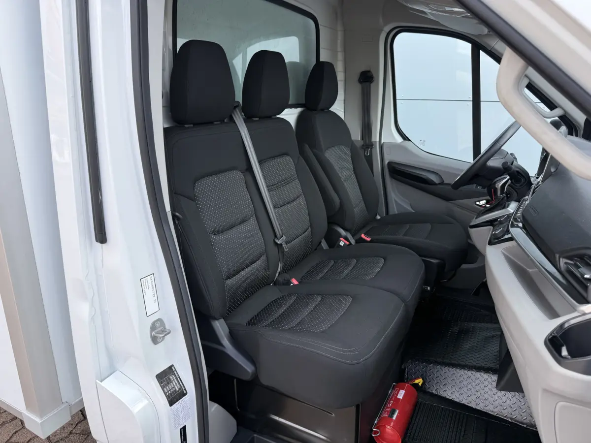 65kWh 204PK Elektrisch! 171km WLTP Elektrische Bakwagen Achterdeuren Airco ACC Carplay Camera Parkeersensoren Voor Meubelbak Koffer