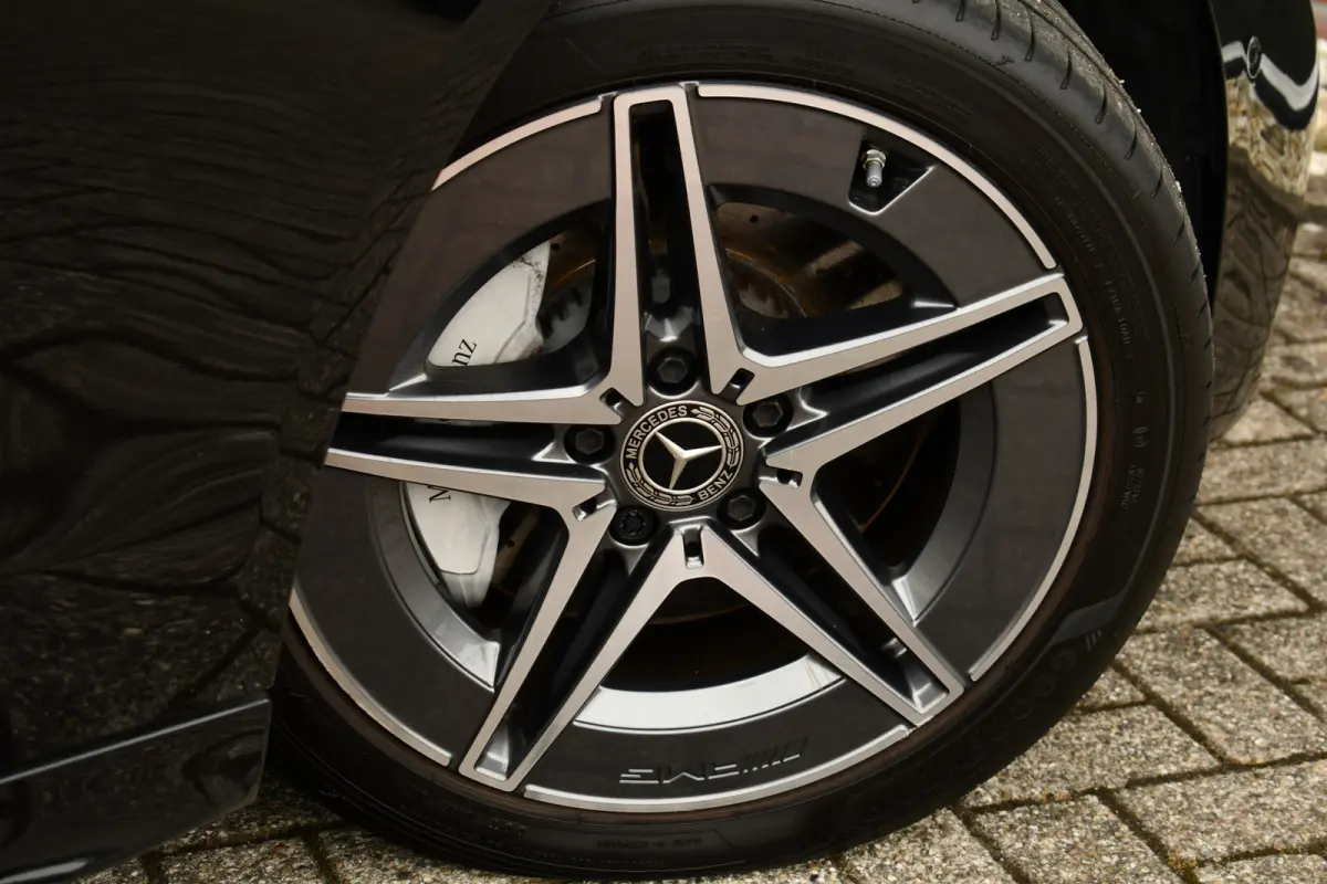 300 e AMG Line Distronic Night Leder laser-LED