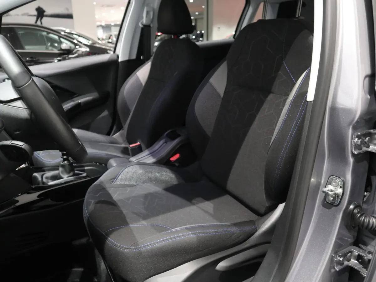 Signature - NAVIGATIE - AIRCO - PARKEERSENSOREN