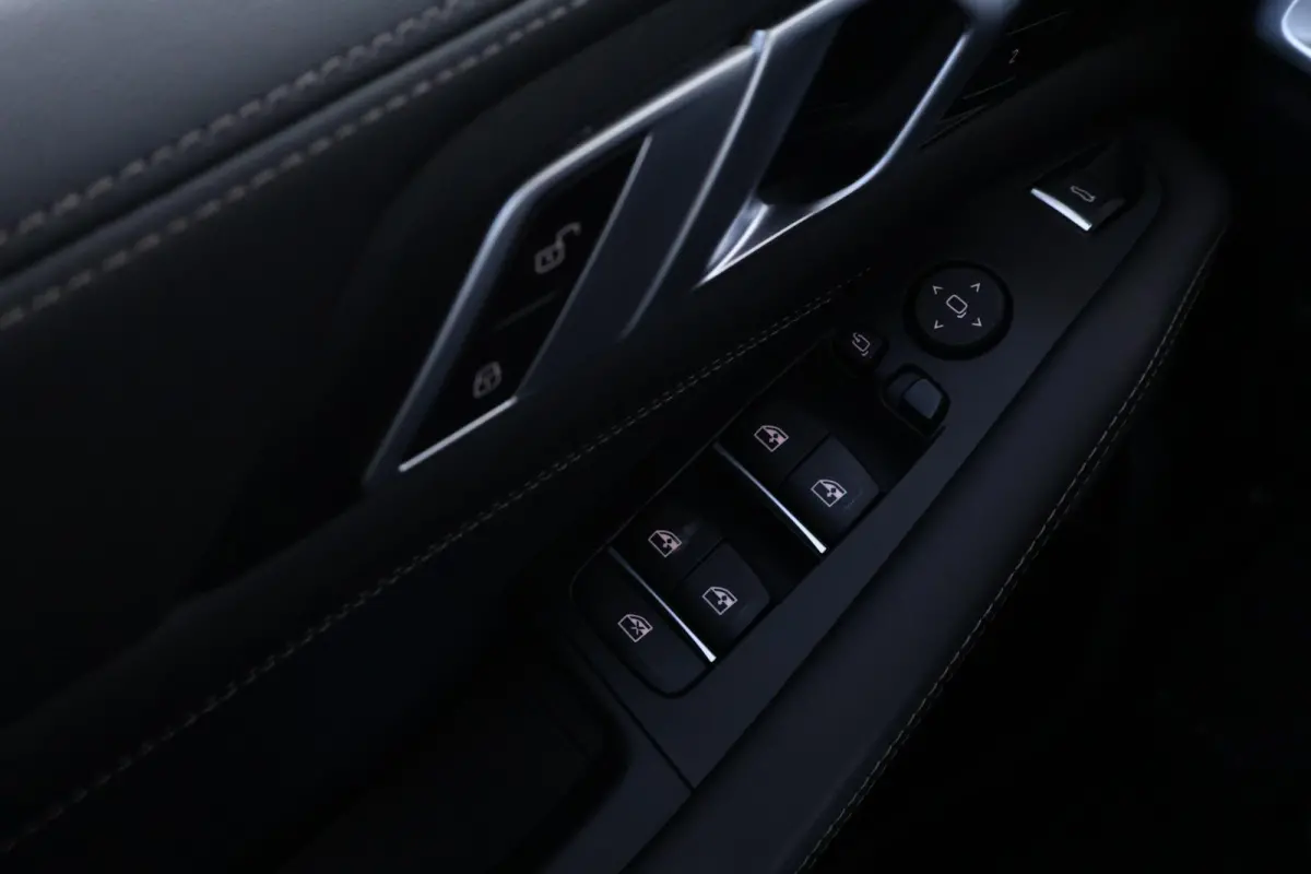 xDrive50e | SoH 100% | Sportpakket Pro | Leder Invidual Merino Schwarz | Integral Active Steering | Driving Assistant Professional | Pano Dak | Harman Kardon |