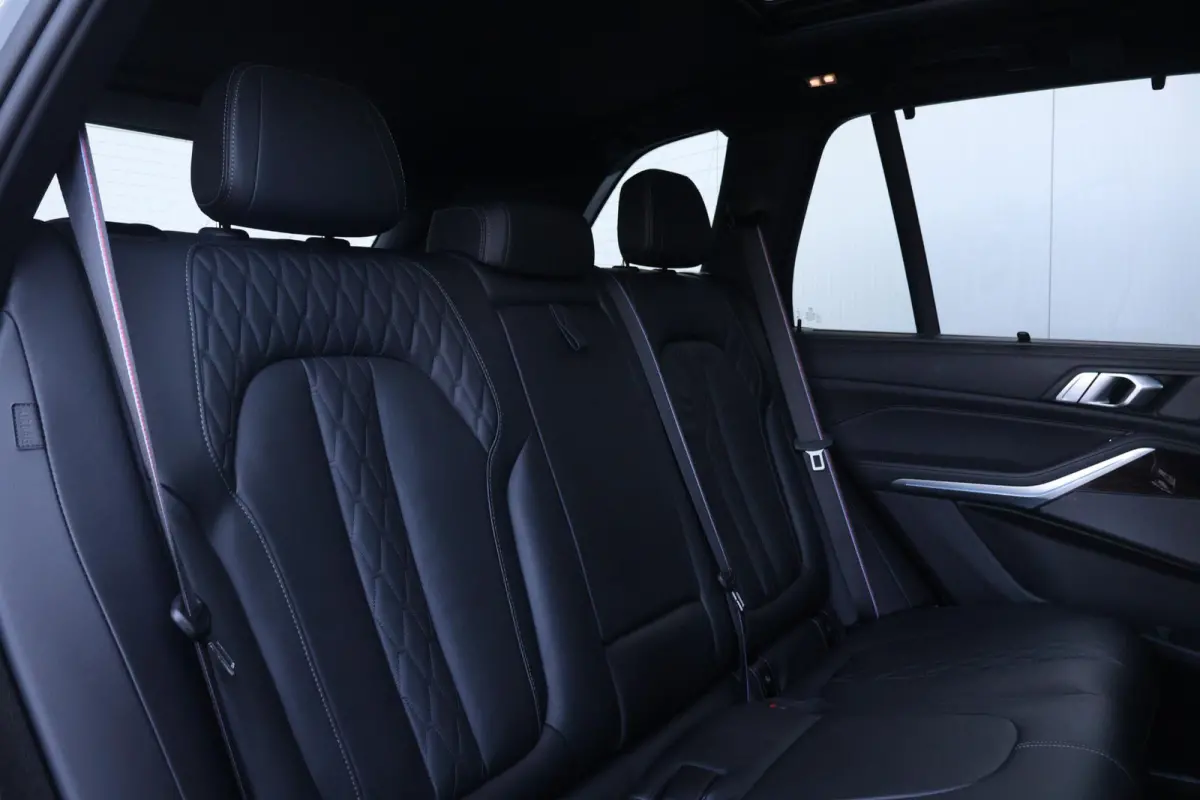 xDrive50e | SoH 100% | Sportpakket Pro | Leder Invidual Merino Schwarz | Integral Active Steering | Driving Assistant Professional | Pano Dak | Harman Kardon |