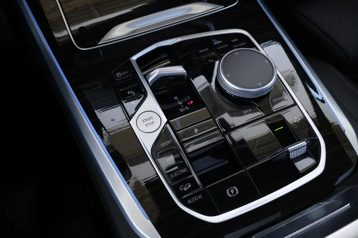 xDrive50e | SoH 100% | Sportpakket Pro | Leder Invidual Merino Schwarz | Integral Active Steering | Driving Assistant Professional | Pano Dak | Harman Kardon |