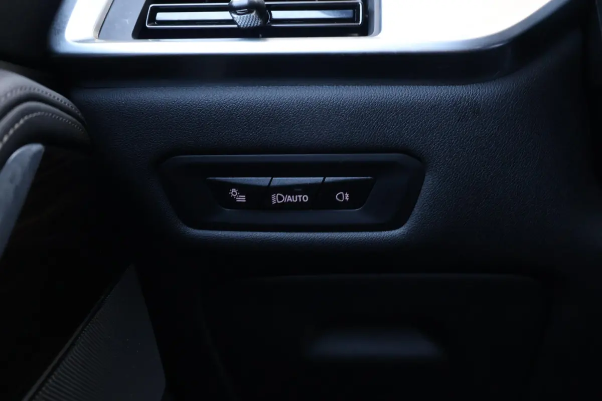 xDrive50e | SoH 100% | Sportpakket Pro | Leder Invidual Merino Schwarz | Integral Active Steering | Driving Assistant Professional | Pano Dak | Harman Kardon |