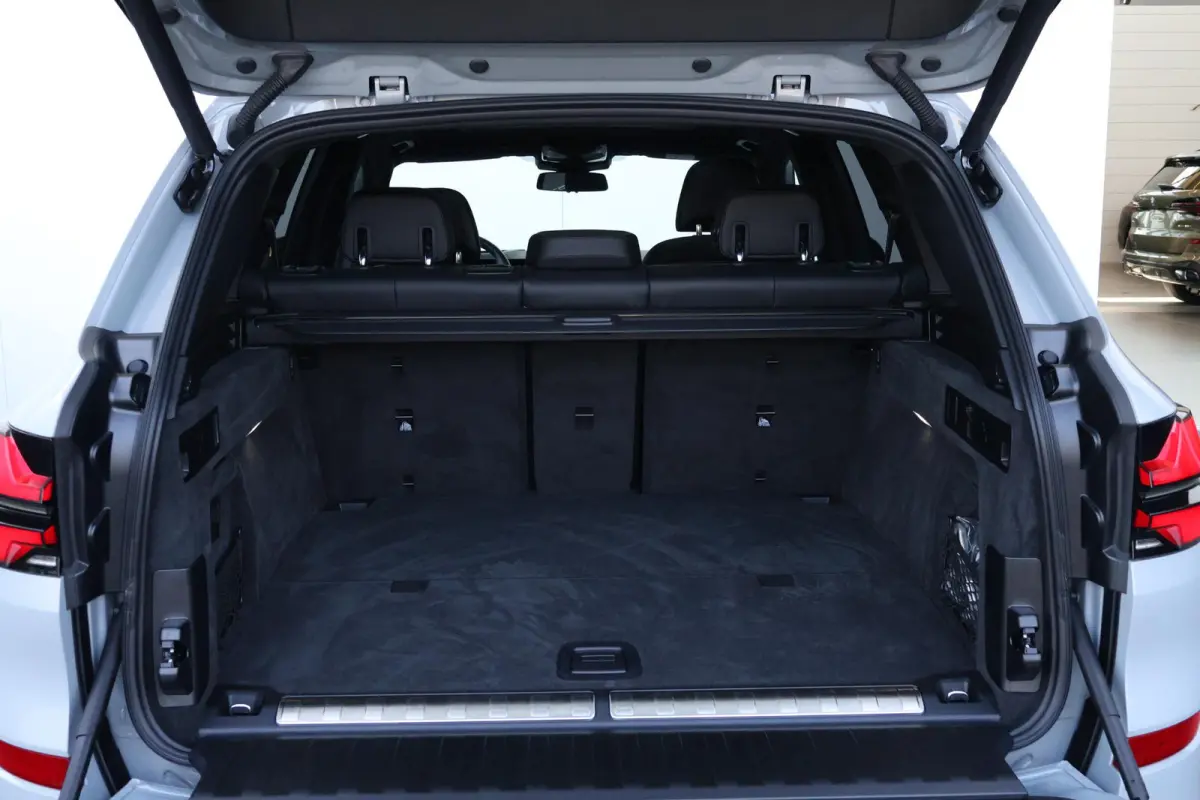 xDrive50e | SoH 100% | Sportpakket Pro | Leder Invidual Merino Schwarz | Integral Active Steering | Driving Assistant Professional | Pano Dak | Harman Kardon |