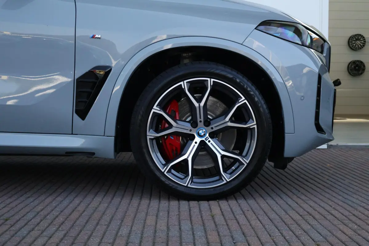 xDrive50e | SoH 100% | Sportpakket Pro | Leder Invidual Merino Schwarz | Integral Active Steering | Driving Assistant Professional | Pano Dak | Harman Kardon |