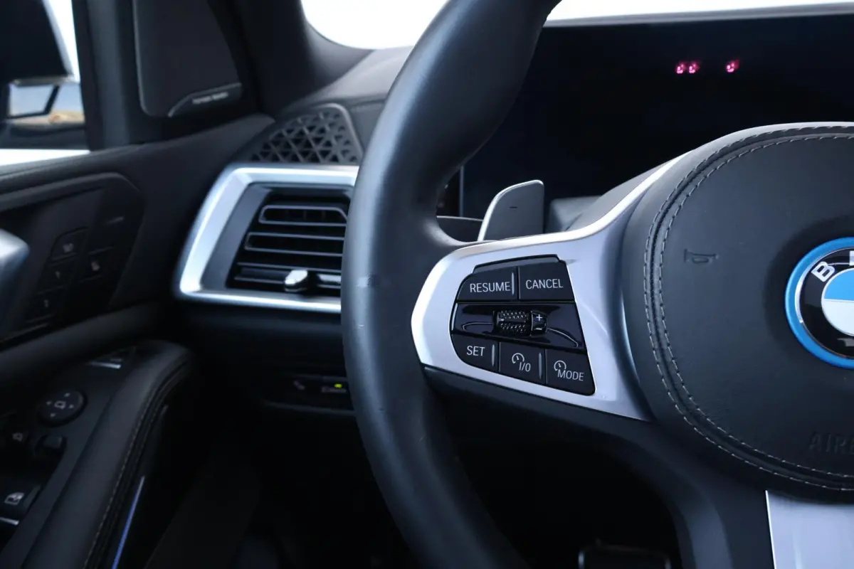 xDrive50e | SoH 100% | Sportpakket Pro | Leder Invidual Merino Schwarz | Integral Active Steering | Driving Assistant Professional | Pano Dak | Harman Kardon |