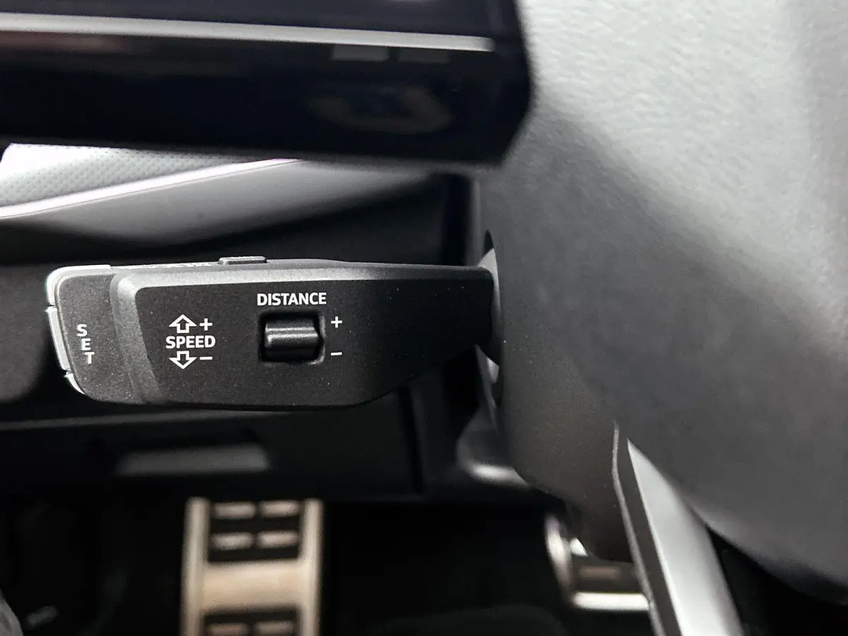 1.5 e-hybrid S edition Navigatie | Apple Carplay | Adaptieve Cruise control | Achteruitrij Camera | Airco