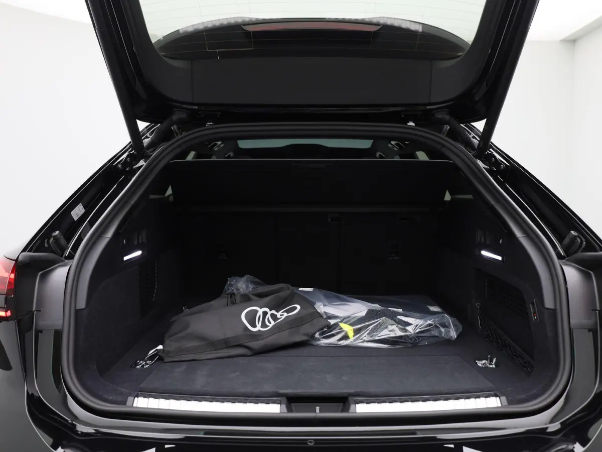 2.0 e-hybrid quattro S edition 299 PK | Luchtvering | Panoramadak | Bang & Olufsen |  Bijrijdersscherm | Stuurverwarming | Trekhaak |