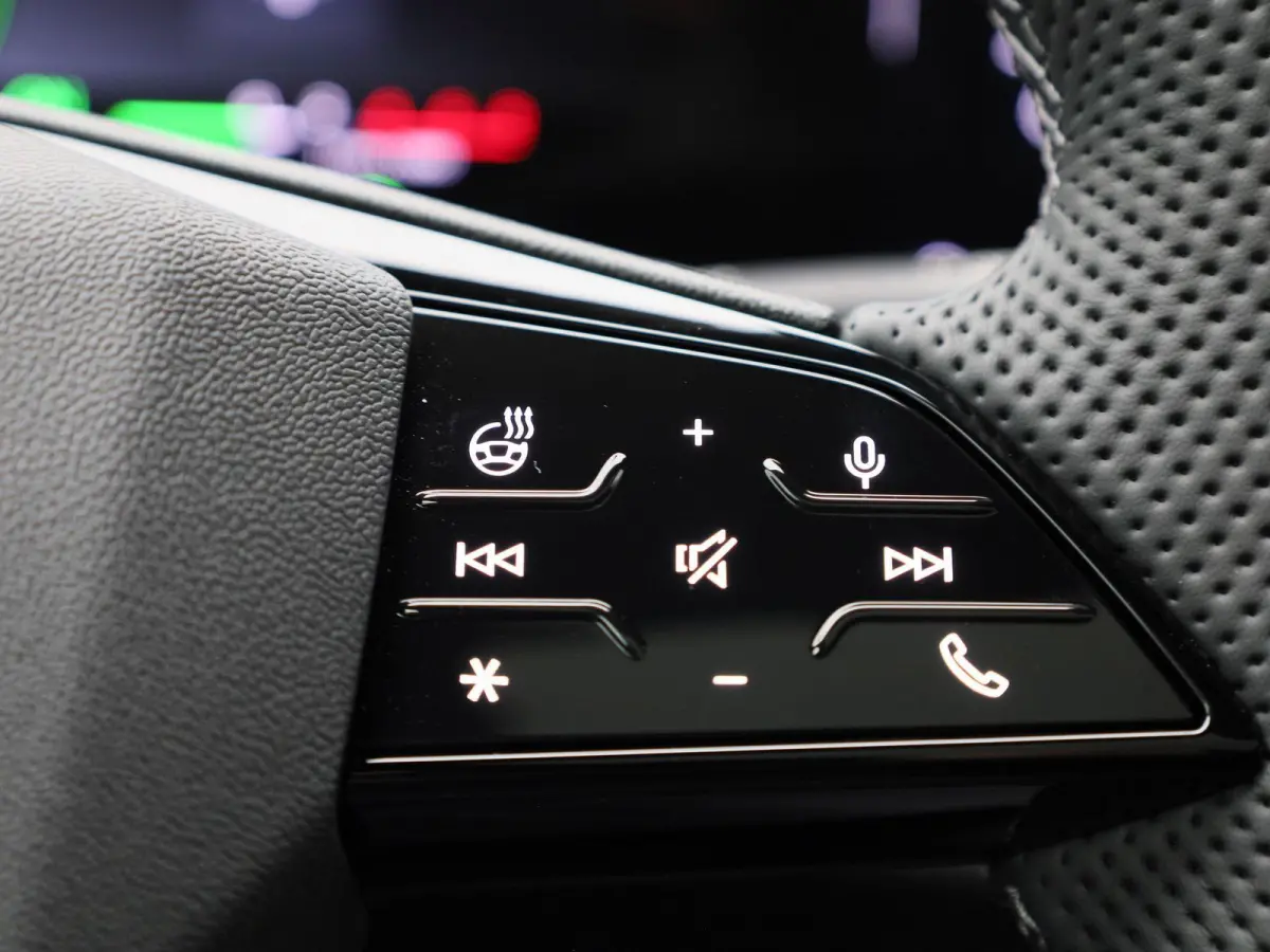 2.0 e-hybrid quattro S edition 299 PK | Luchtvering | Panoramadak | Bang & Olufsen |  Bijrijdersscherm | Stuurverwarming | Trekhaak |