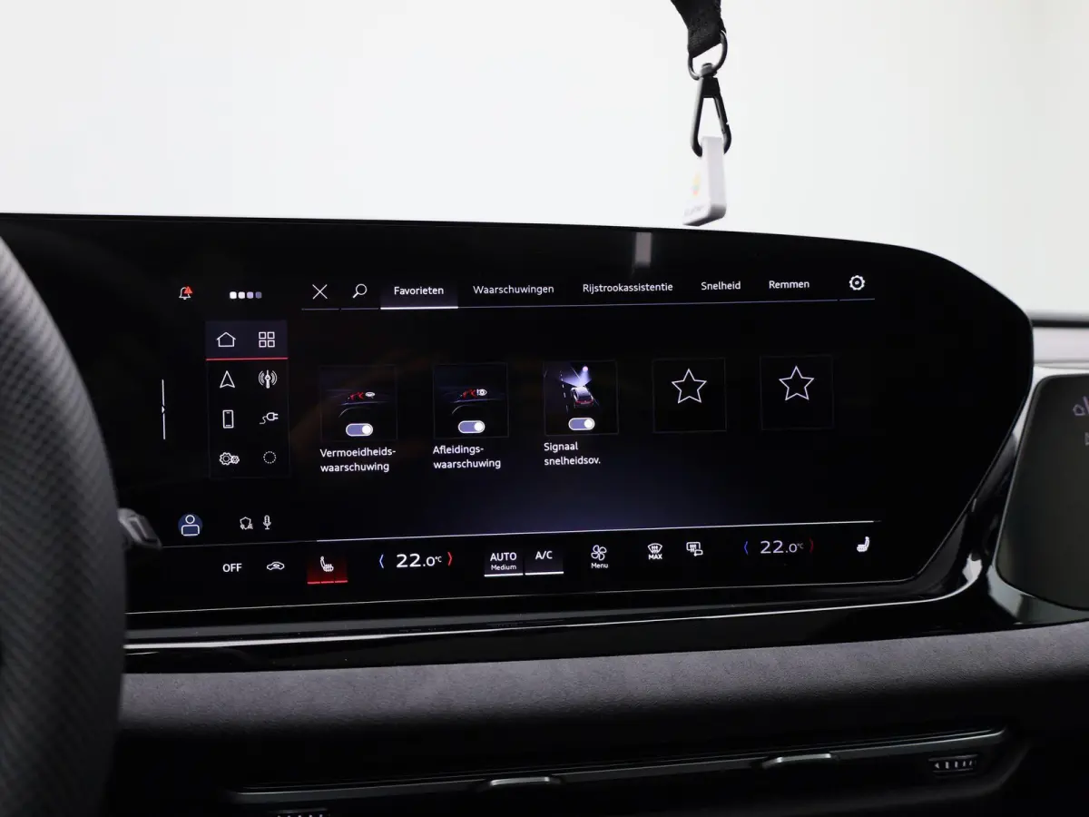 2.0 e-hybrid quattro S edition 299 PK | Luchtvering | Panoramadak | Bang & Olufsen |  Bijrijdersscherm | Stuurverwarming | Trekhaak |