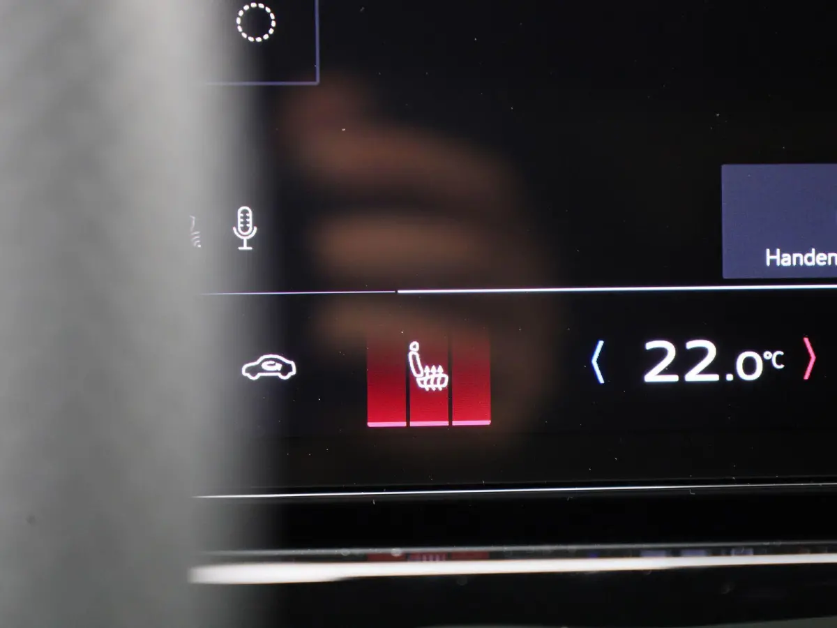 2.0 e-hybrid quattro S edition 299 PK | Luchtvering | Panoramadak | Bang & Olufsen |  Bijrijdersscherm | Stuurverwarming | Trekhaak |