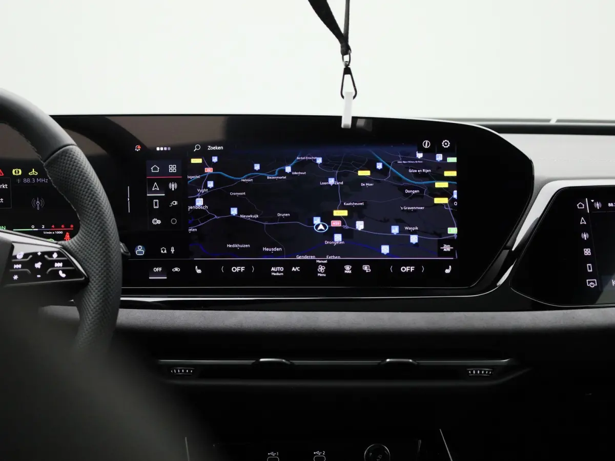 2.0 e-hybrid quattro S edition 299 PK | Luchtvering | Panoramadak | Bang & Olufsen |  Bijrijdersscherm | Stuurverwarming | Trekhaak |