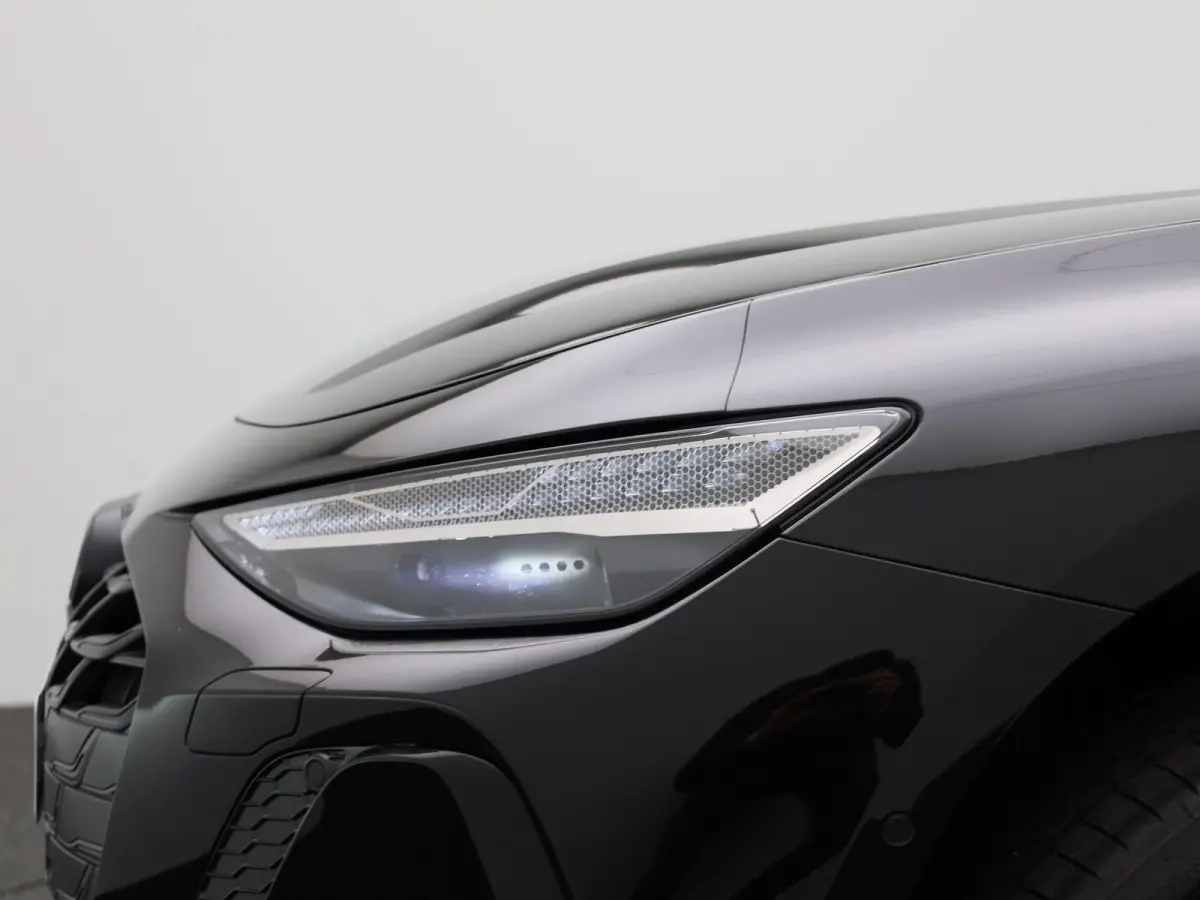 2.0 e-hybrid quattro S edition 299 PK | Luchtvering | Panoramadak | Bang & Olufsen |  Bijrijdersscherm | Stuurverwarming | Trekhaak |