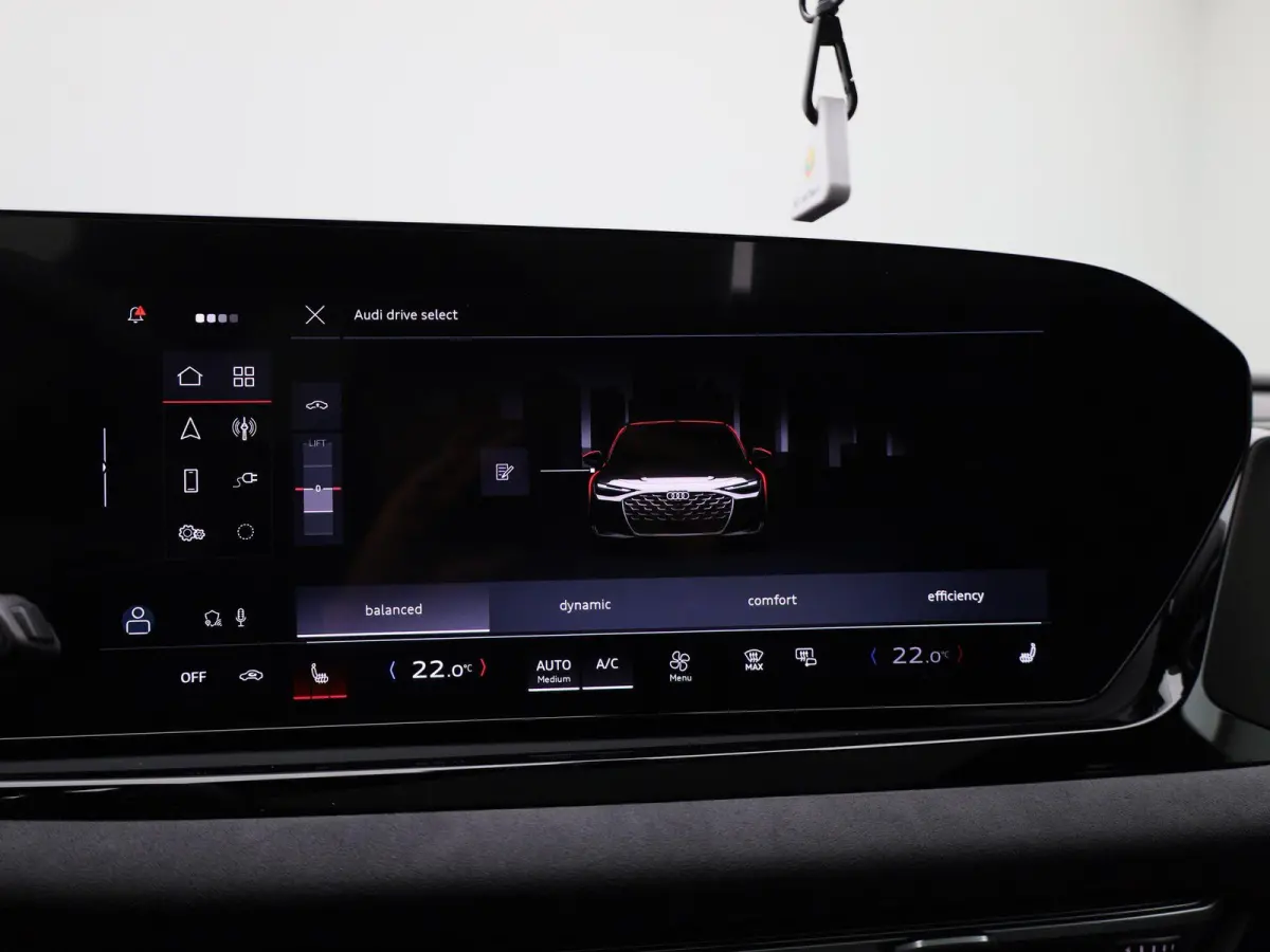 2.0 e-hybrid quattro S edition 299 PK | Luchtvering | Panoramadak | Bang & Olufsen |  Bijrijdersscherm | Stuurverwarming | Trekhaak |