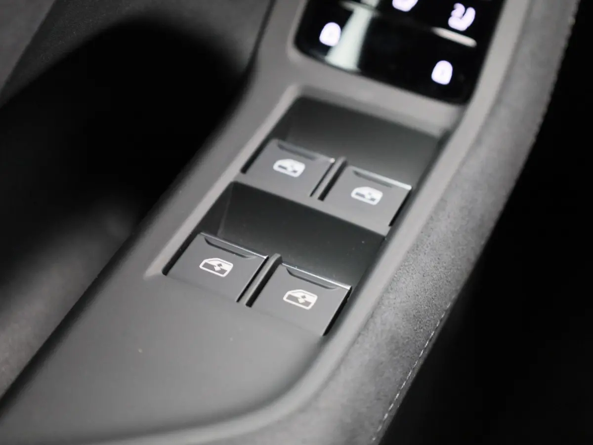 2.0 e-hybrid quattro S edition 299 PK | Luchtvering | Panoramadak | Bang & Olufsen |  Bijrijdersscherm | Stuurverwarming | Trekhaak |