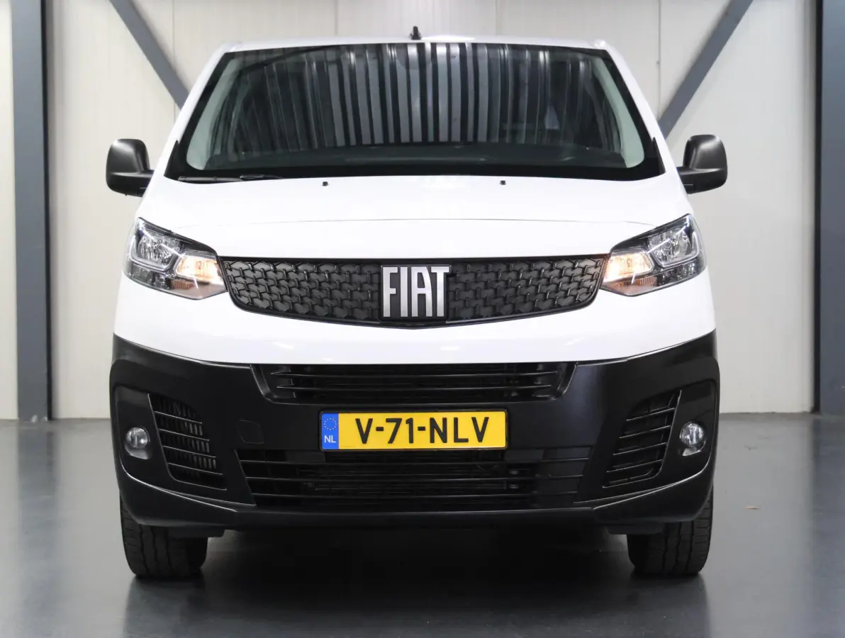 180PK Automaat L3H1 | AppleCarPlay/AndroidAuto | Armsteun | Camera | 3 Zits | Houtenlaadvloer | Navigatie | Cruise Control | Parkeersensoren |