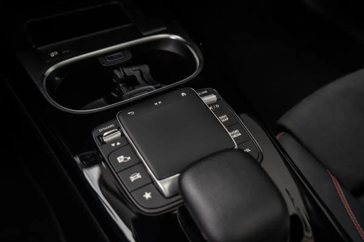 250 e AMG NIGHT PANO / AMBI LED / CARPLAY
