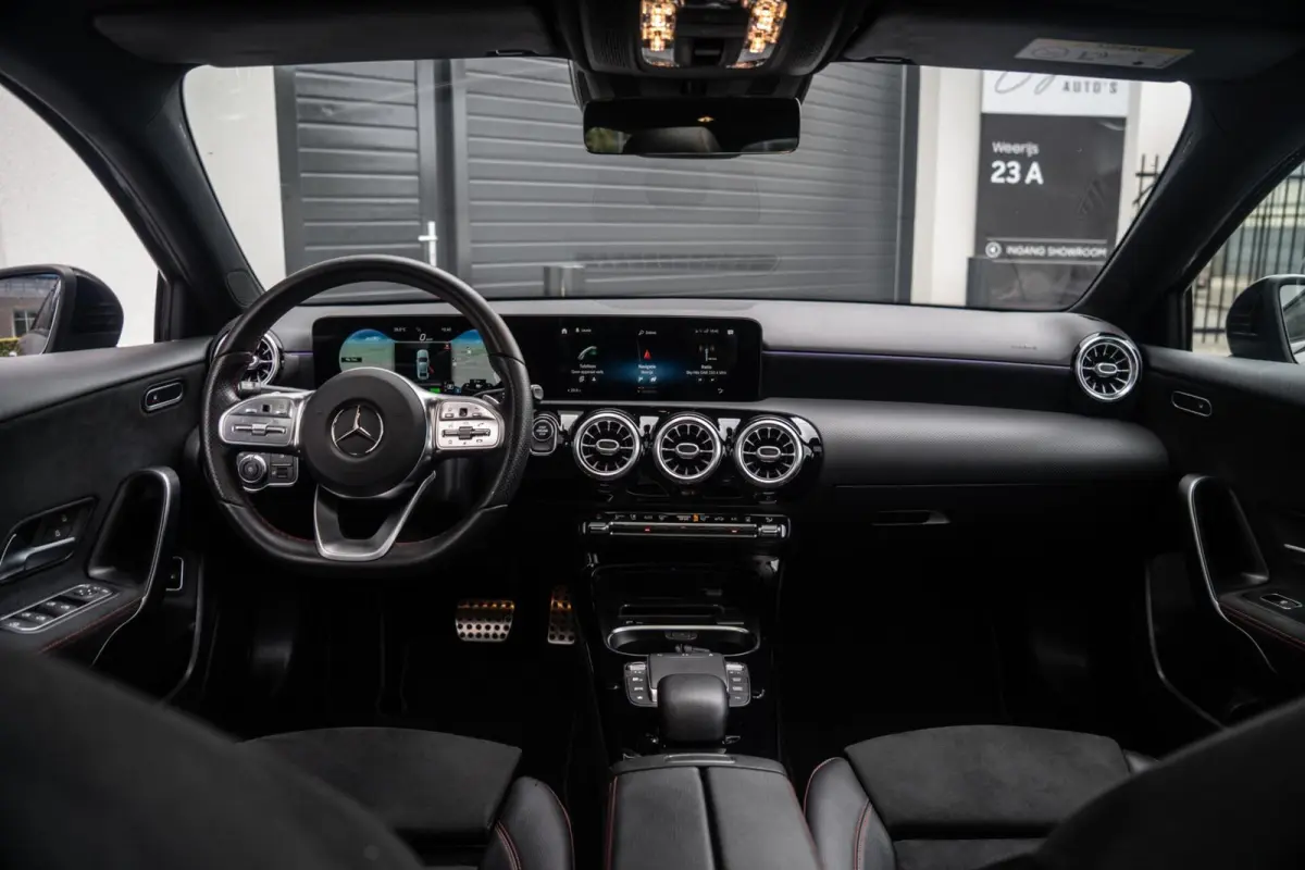 250 e AMG NIGHT PANO / AMBI LED / CARPLAY