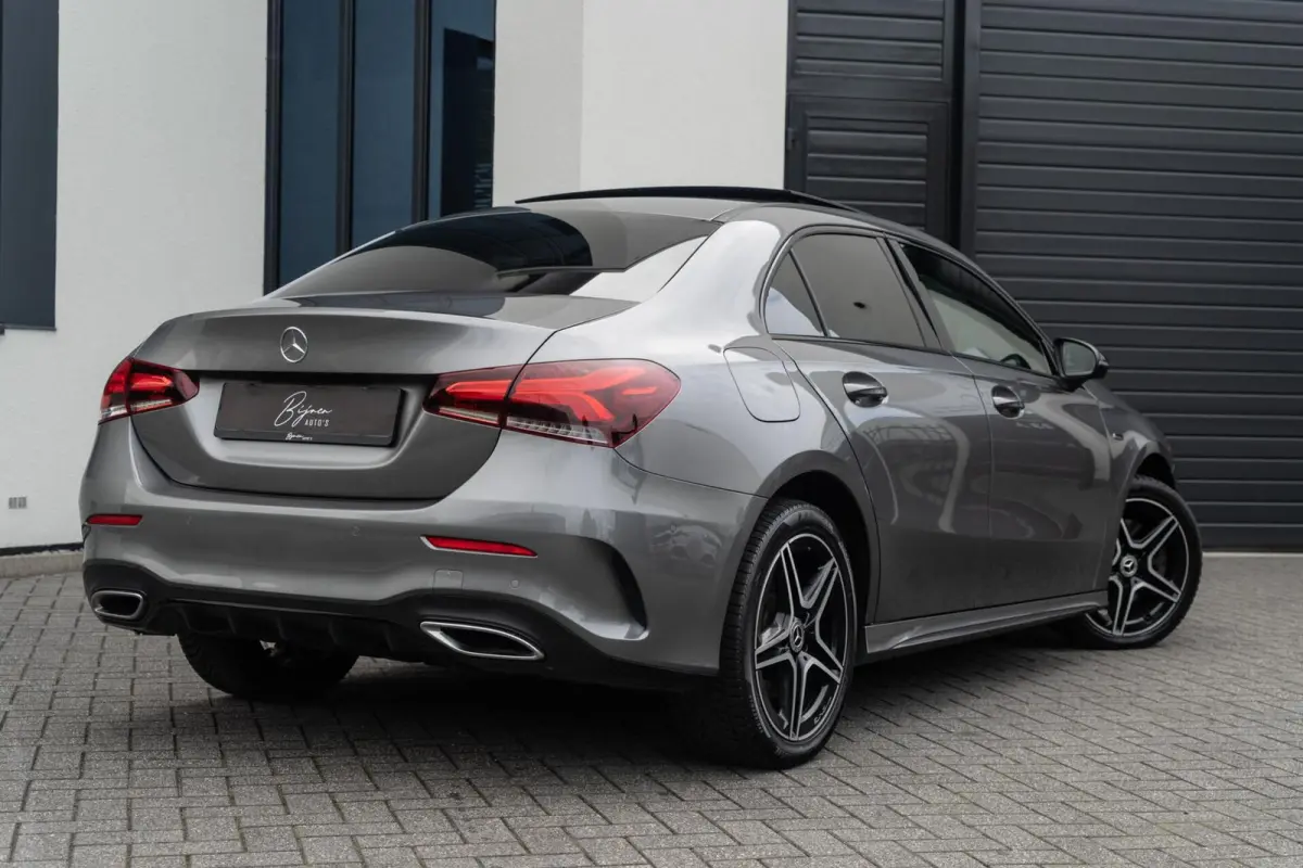 250 e AMG NIGHT PANO / AMBI LED / CARPLAY