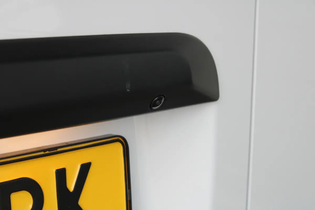 L3 75 kWh | Cruise control | Bumpers in kleur | Laadruimtebetimmering | Full-LED koplampen | 17" Lichtmetalen velgen |