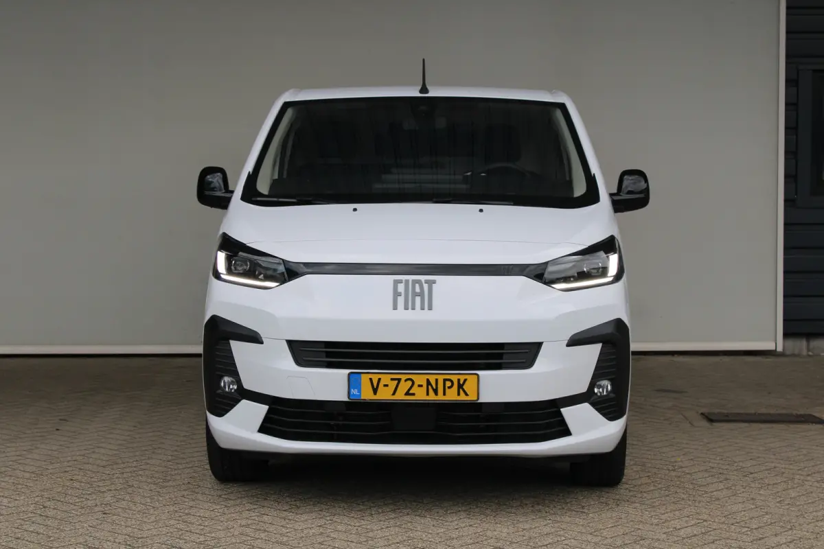 L3 75 kWh | Cruise control | Bumpers in kleur | Laadruimtebetimmering | Full-LED koplampen | 17" Lichtmetalen velgen |