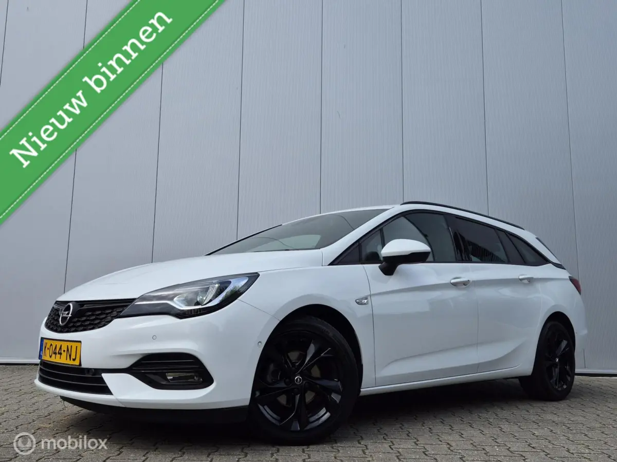 1.4 ULTIMATE AUTOMAAT/STOEL+BANKVERWARMING/KEYLESS/LED/PARK ASSIST/HALF LEDER/CAMERA