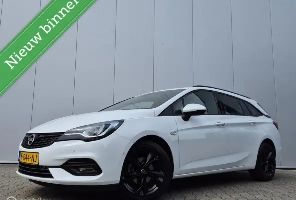 1.4 ULTIMATE AUTOMAAT/STOEL+BANKVERWARMING/KEYLESS/LED/PARK ASSIST/HALF LEDER/CAMERA