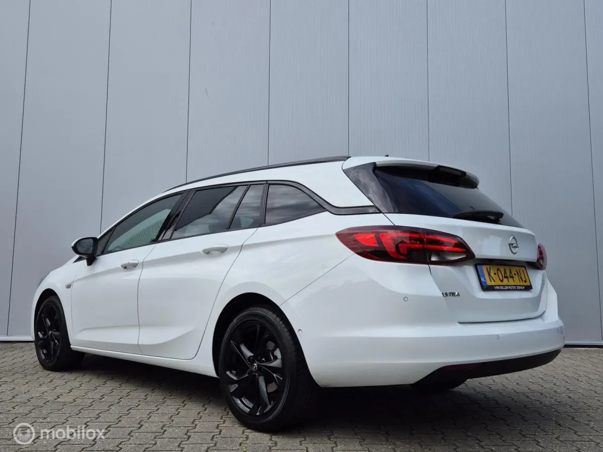 1.4 ULTIMATE AUTOMAAT/STOEL+BANKVERWARMING/KEYLESS/LED/PARK ASSIST/HALF LEDER/CAMERA